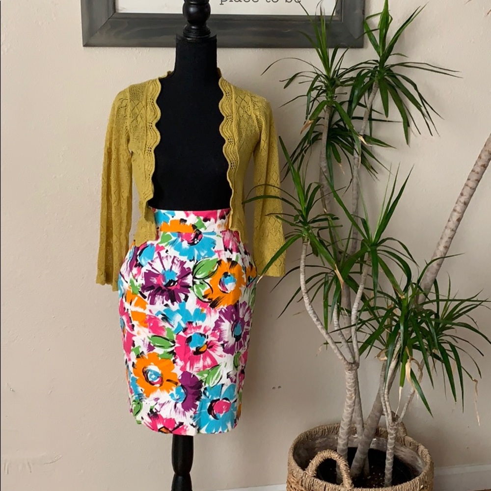 Pencil skirt and knitted sweater top
